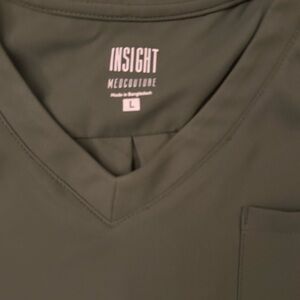 Med Couture Women's Olive Green scrubs. Jogger pants and top set size large.